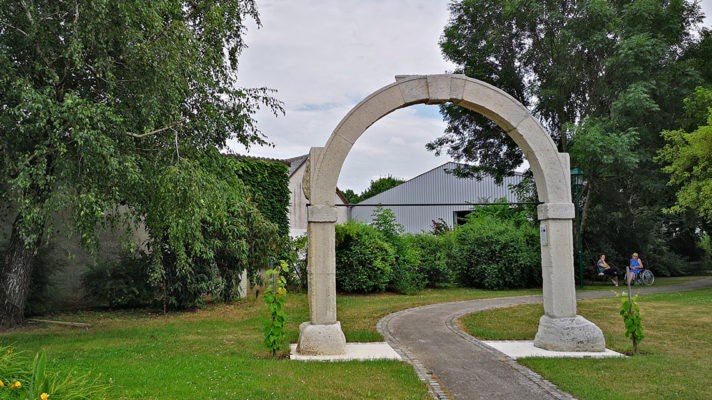 Oblouková brána v Prellenkirchenu