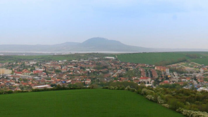 Panorama, Hustopeče, v pozadí Pálava a Nové Mlýny