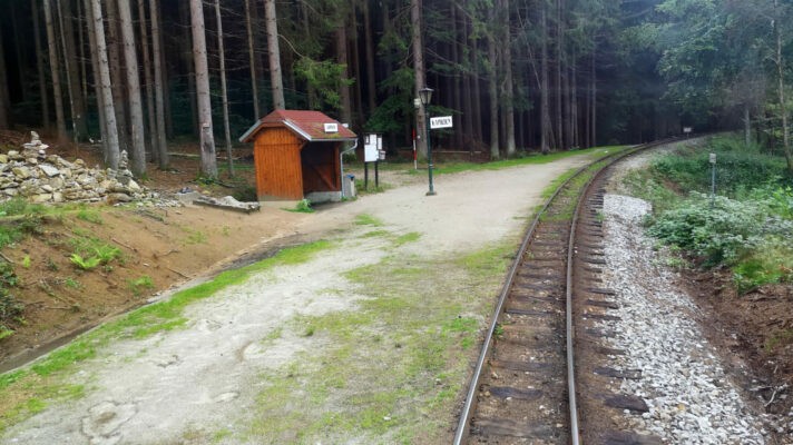 Úzkokolejka v Jindřichově Hradci - zastávka Kaproun